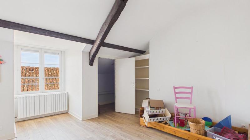 Appartement - 219 m² - 7 pièces