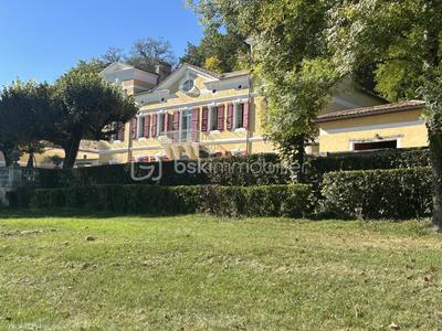 Château - 722 m² - 19 pièces