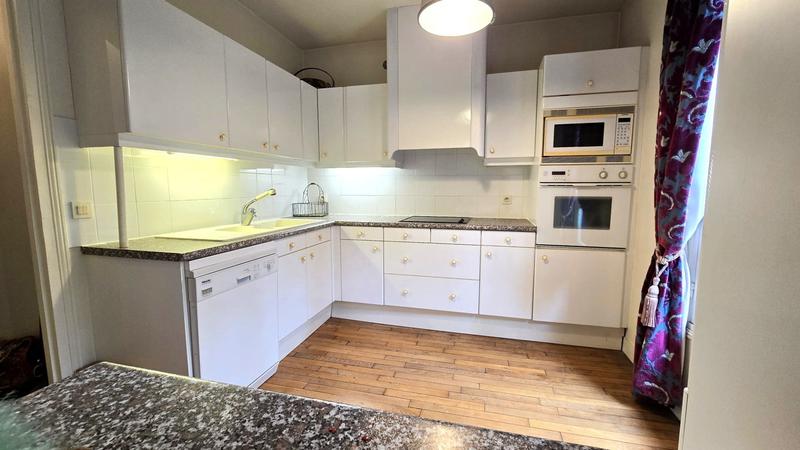 Maison - 384 m² - 11 pièces