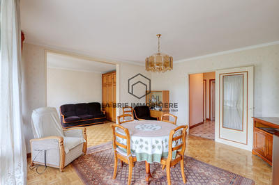 Appartement - 80 m² - 4 pièces