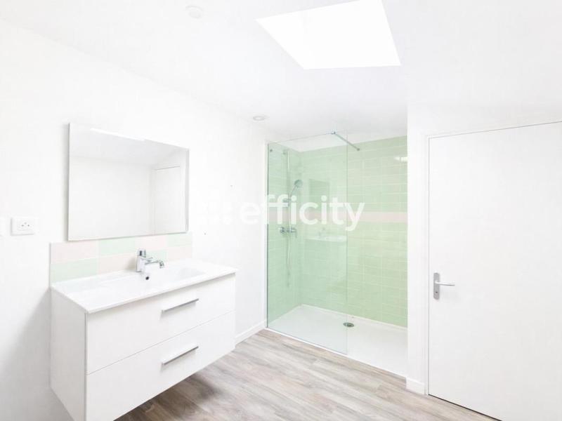 Pavillon - 150 m² - 8 pièces