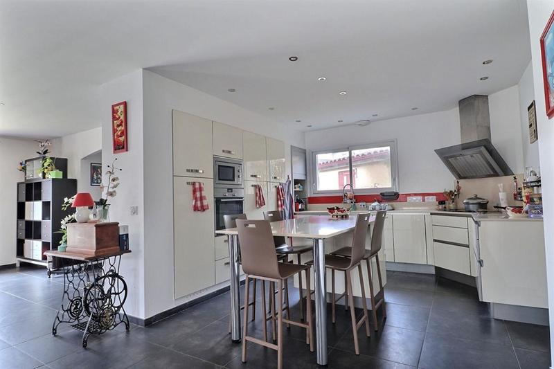 Maison - 176 m² - 4 pièces