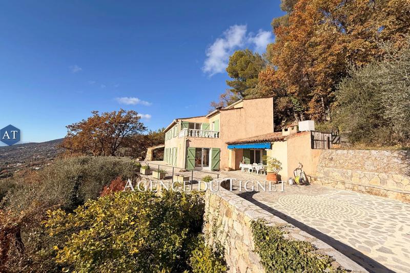 Maison - 217 m² - 6 pièces