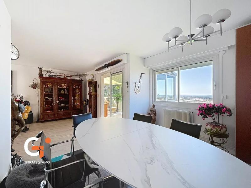 Appartement - 100 m² - 4 pièces