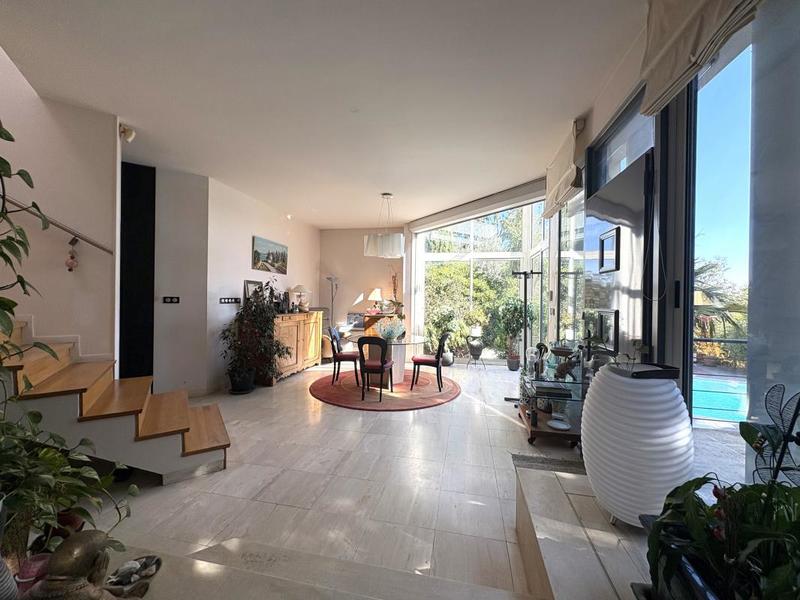 Maison - 195 m² - 7 pièces