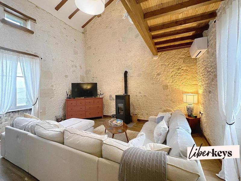 Propriété - 212 m² - 9 pièces