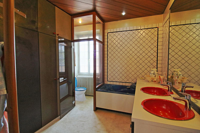 Demeure - 194 m² - 7 pièces