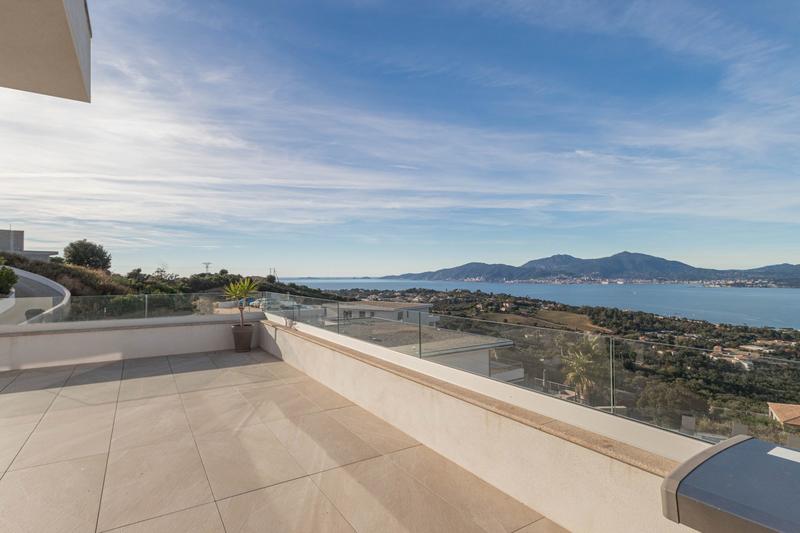 Appartement - 102 m² - 3 pièces