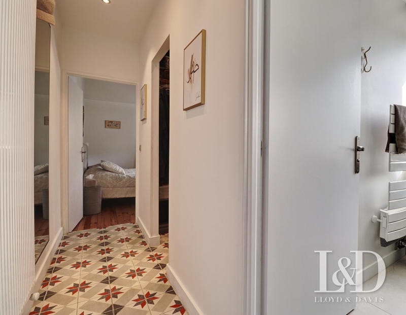 Maison - 360 m² - 10 pièces