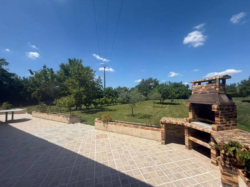 Maison - 232 m² - 9 pièces