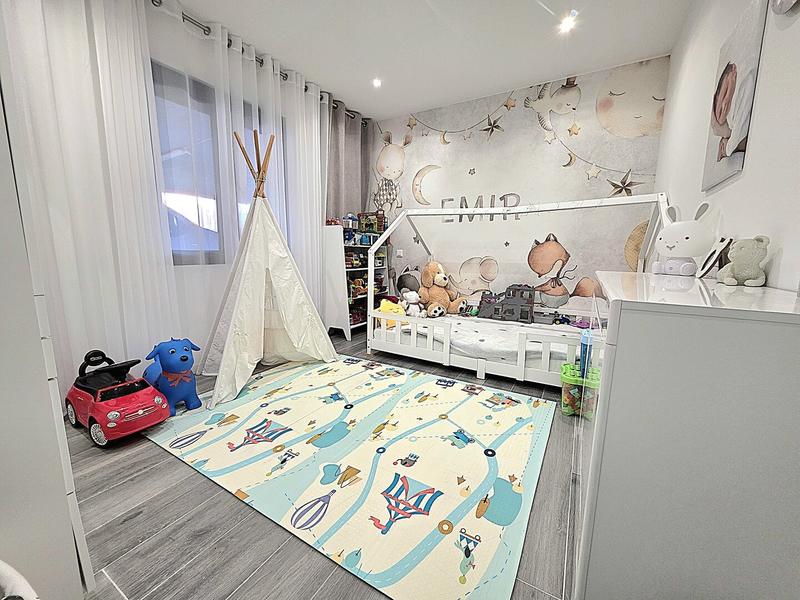 Maison - 148 m² - 6 pièces