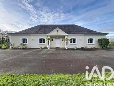 Maison - 328 m² - 8 pièces