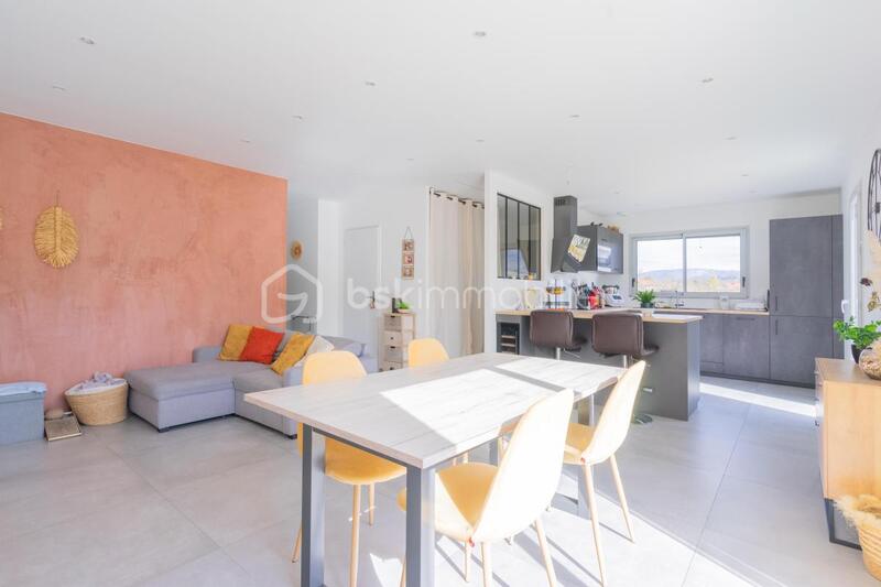 Maison - 90 m² - 4 pièces