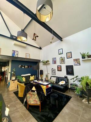 Loft - 140 m² - 4 pièces