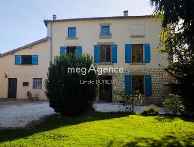 Propriété - 185 m² - 6 pièces