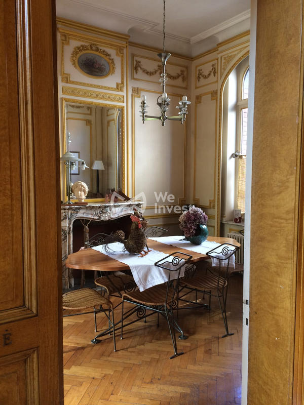 Maison - 210 m² - 10 pièces