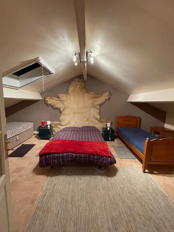 Maison - 250 m² - 7 pièces