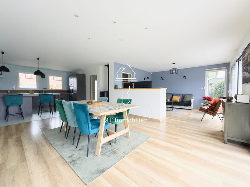 Maison contemporaine - 196 m² - 7 pièces