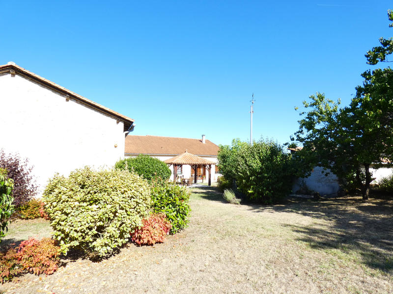 Maison - 245 m² - 7 pièces