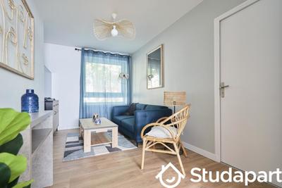 Chambre - 10 m² - 1 pièce