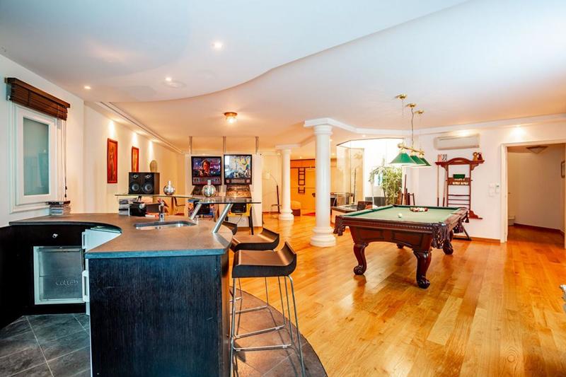 Villa - 550 m² - 7 pièces