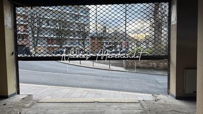Local commercial - 400 m² - 1 pièce