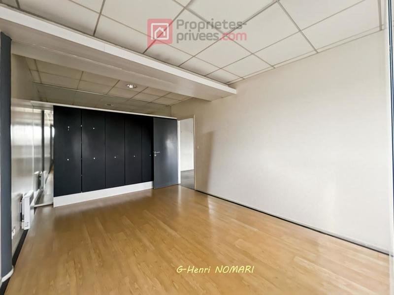 Parking / Garage - 230 m²