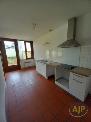 Maison - 92 m² - 4 pièces