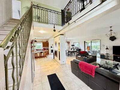Maison - 263 m² - 7 pièces