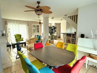 Maison contemporaine - 152 m² - 7 pièces