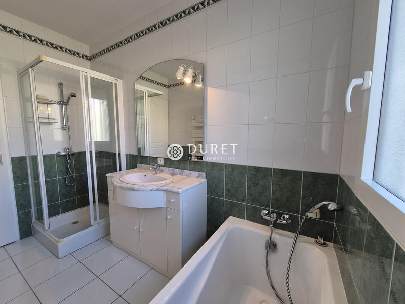 Maison - 99 m² - 5 pièces