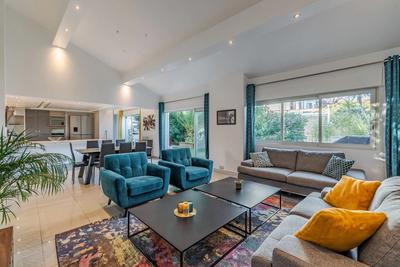 Maison - 167 m² - 5 pièces