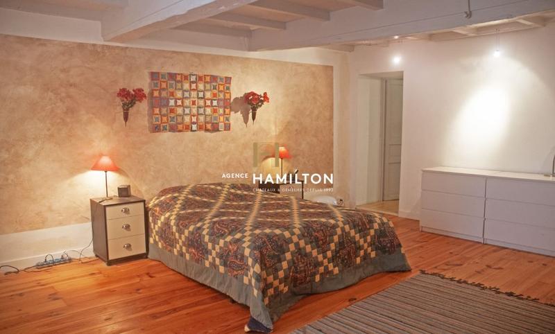 Propriété - 655 m² - 18 pièces