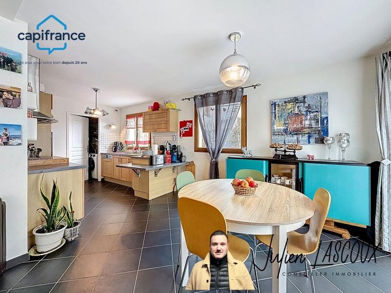 Maison - 98 m² - 5 pièces