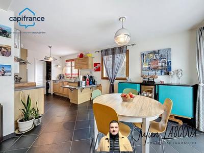 Maison - 98 m² - 5 pièces