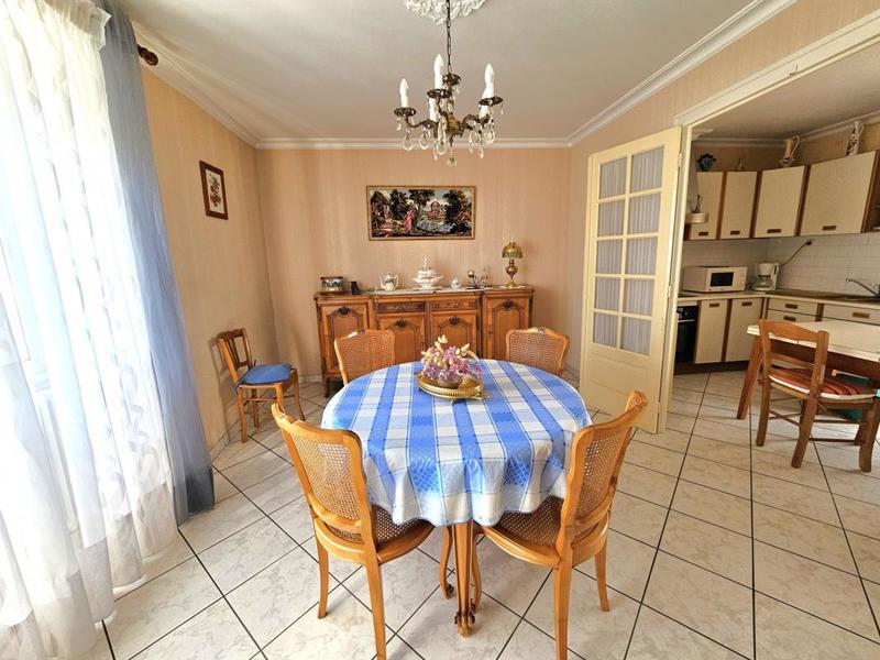 Maison - 93 m² - 5 pièces