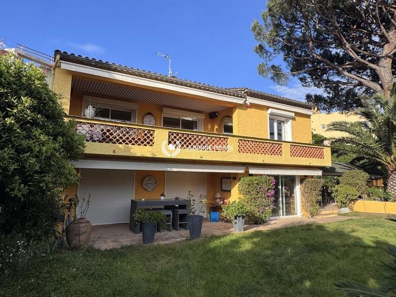 Villa - 178 m² - 8 pièces