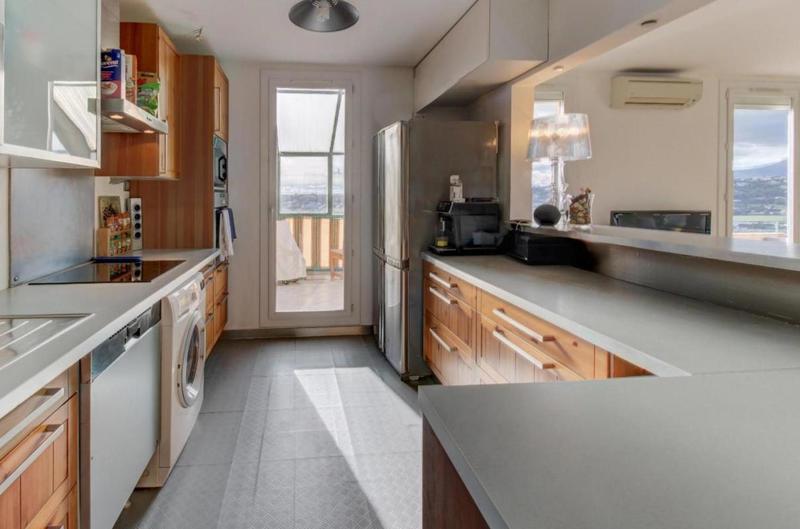 Appartement - 100 m² - 5 pièces