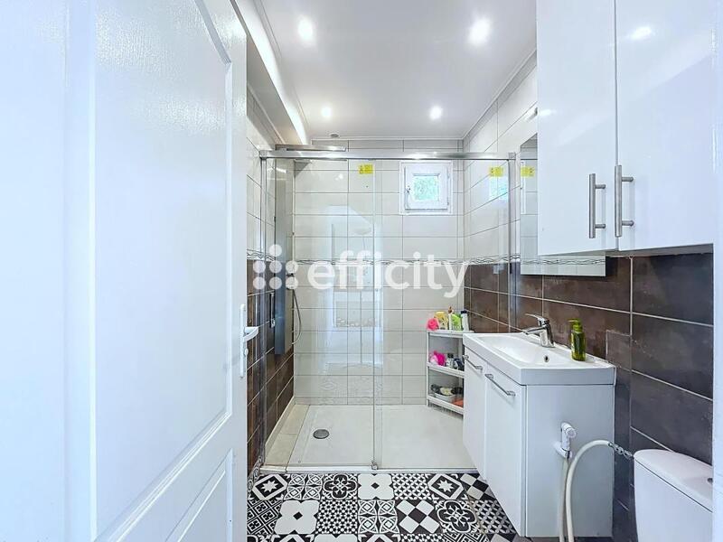 Maison - 168 m² - 7 pièces