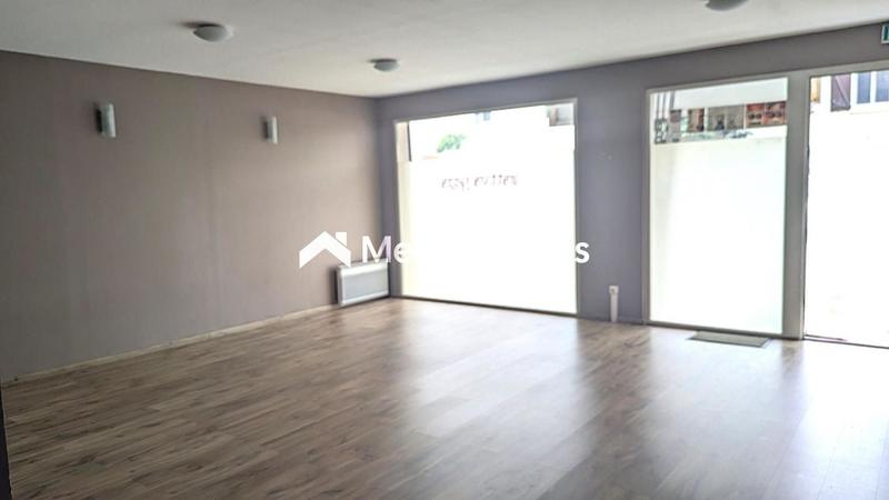 Local commercial - 43 m² - 2 pièces