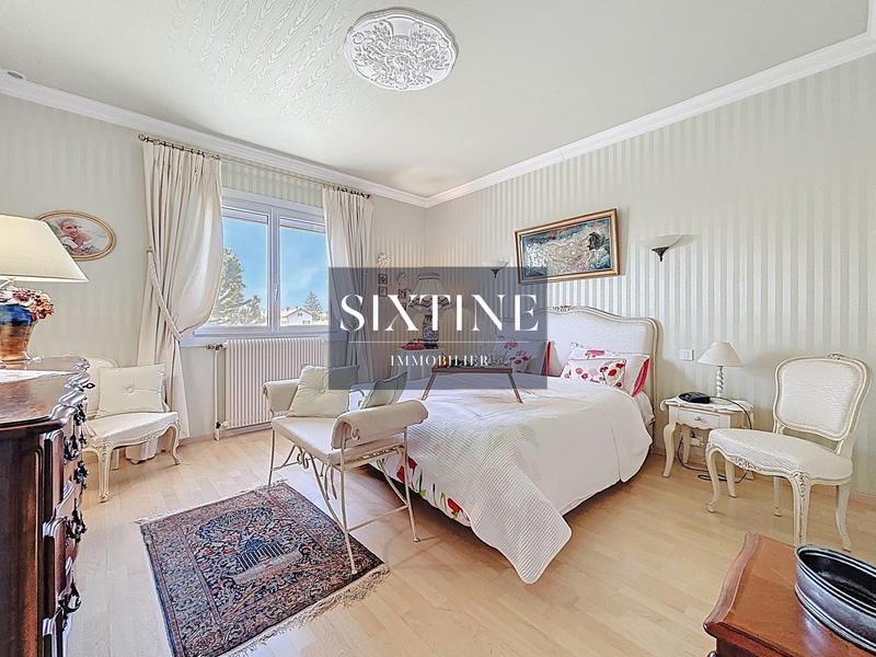 Maison - 144 m² - 10 pièces