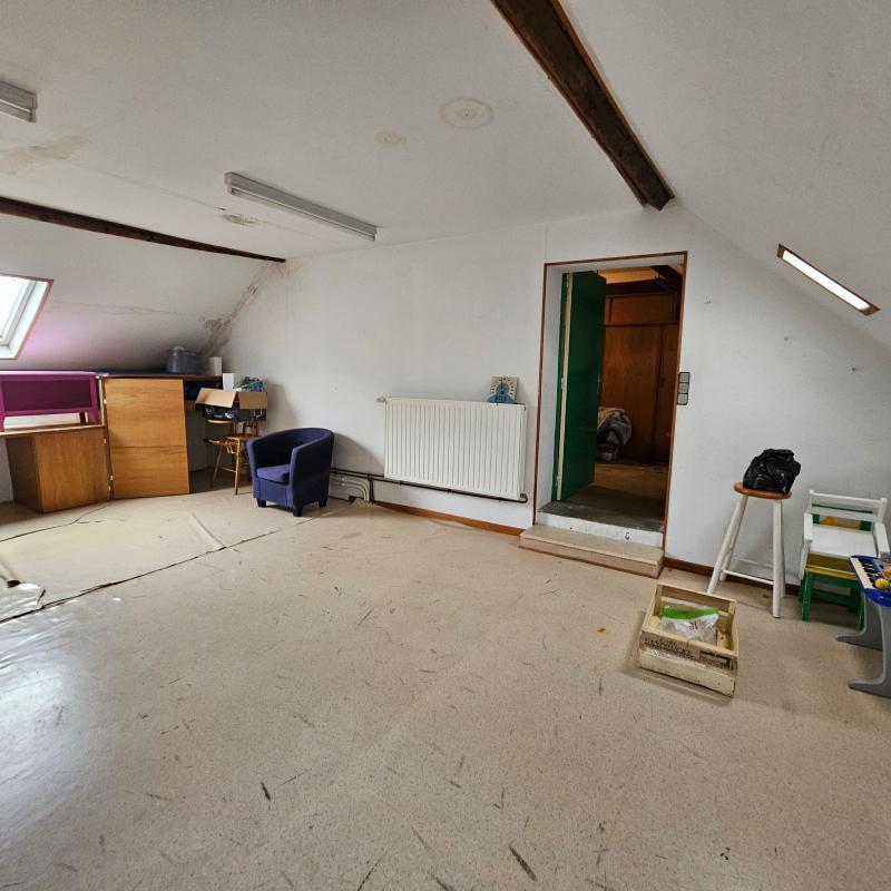 Maison - 240 m² - 8 pièces