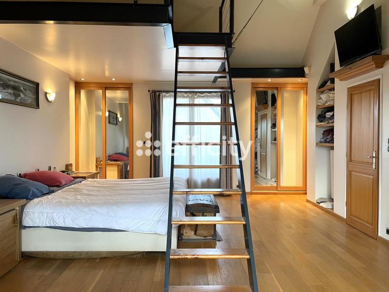 Maison traditionnelle - 190 m² - 5 pièces