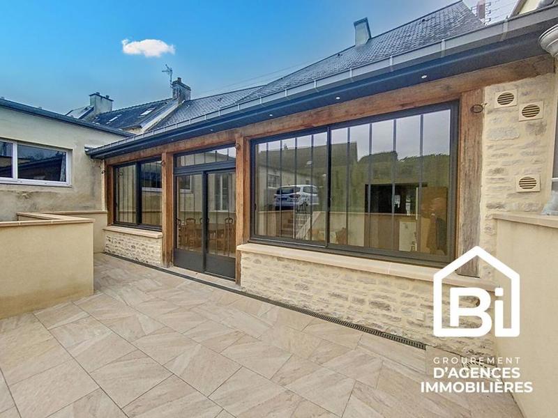 Maison de ville - 260 m² - 8 pièces