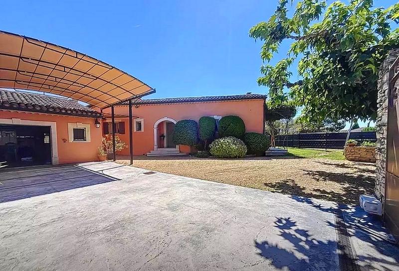 Villa - 145 m² - 9 pièces