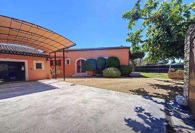 Villa - 145 m² - 9 pièces