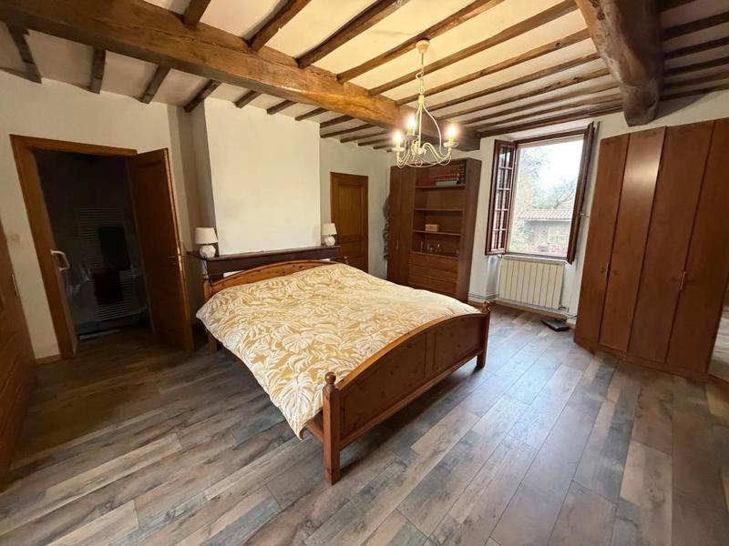 Maison - 201 m² - 6 pièces