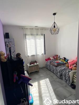 Chambre - 11 m² - 1 pièce