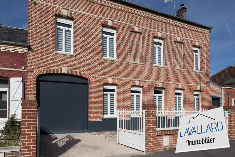 Maison - 260 m² - 10 pièces