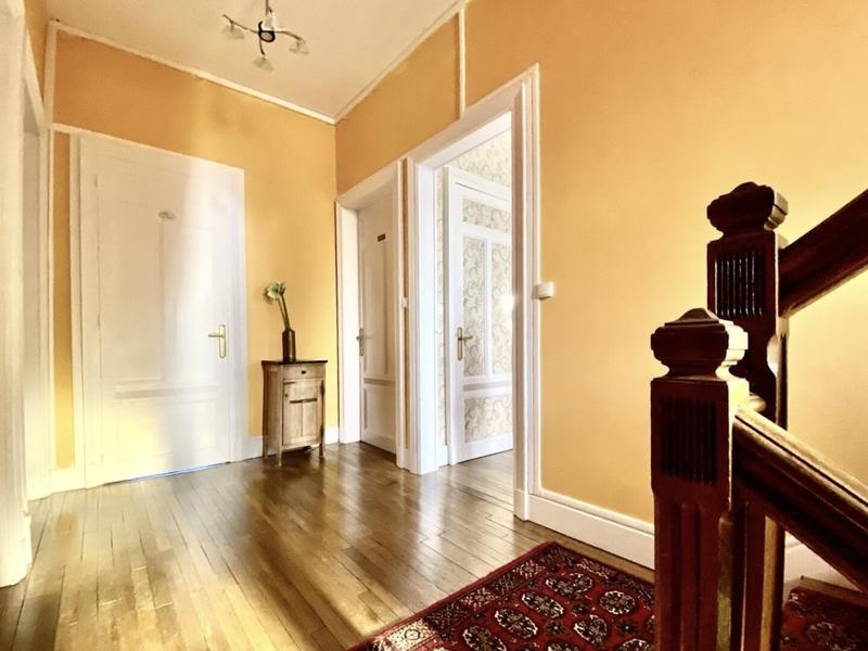 Maison de maîtres - 254 m² - 10 pièces